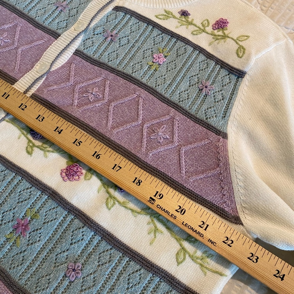 Vintage Alfred Dunner Floral Embroidered White/Teal/Lilac Cardigan L - Picture 4 of 11